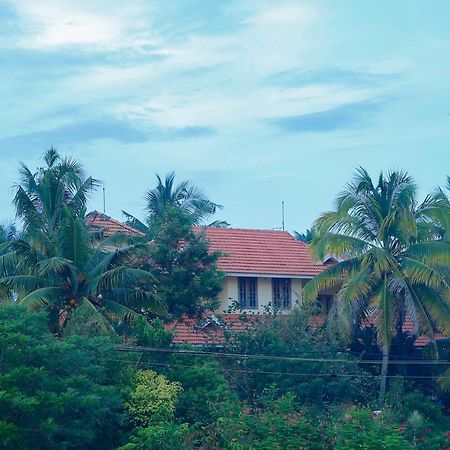La Exotica Hotel Varkala Exterior photo