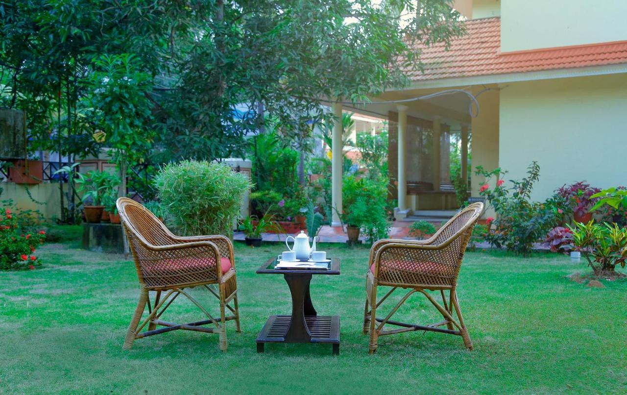 La Exotica Hotel Varkala Exterior photo