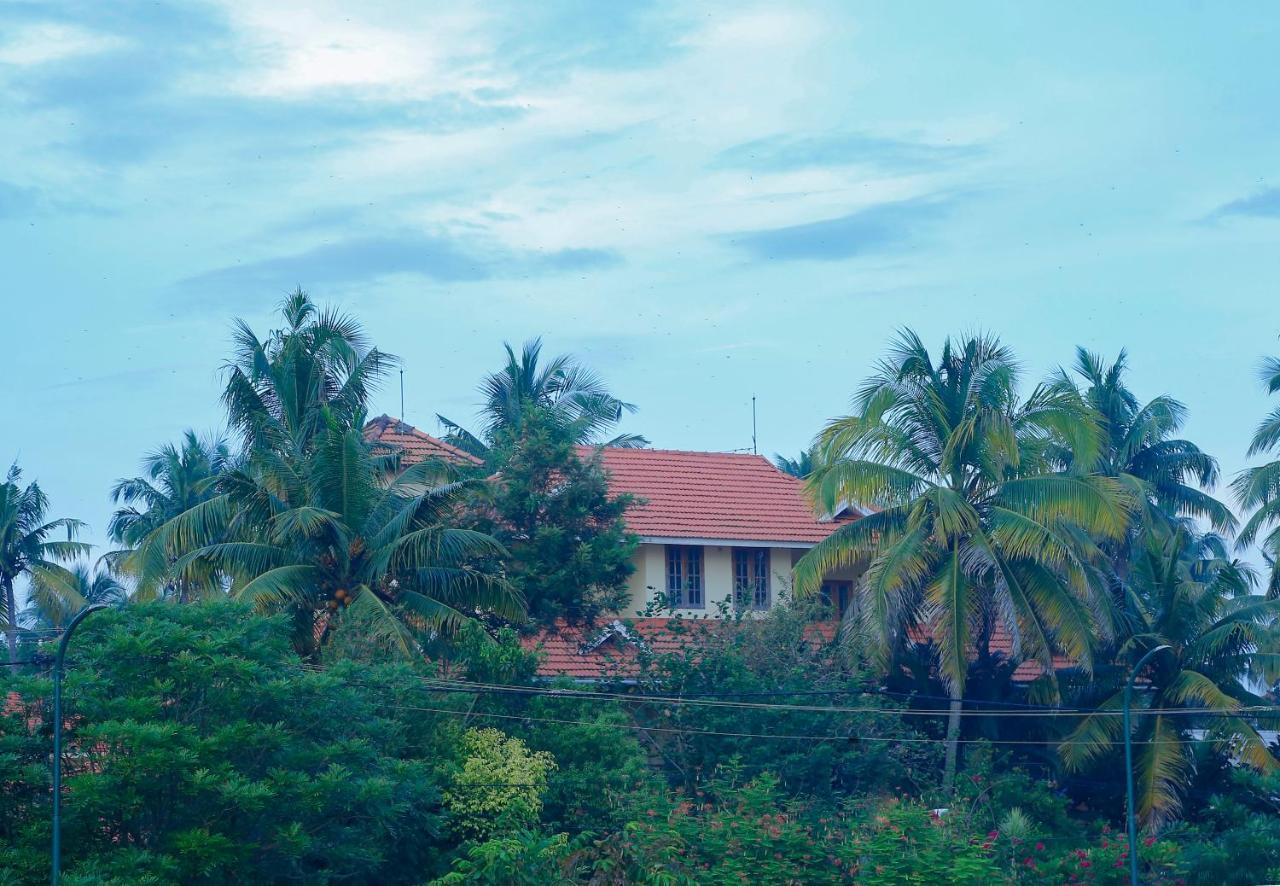 La Exotica Hotel Varkala Exterior photo