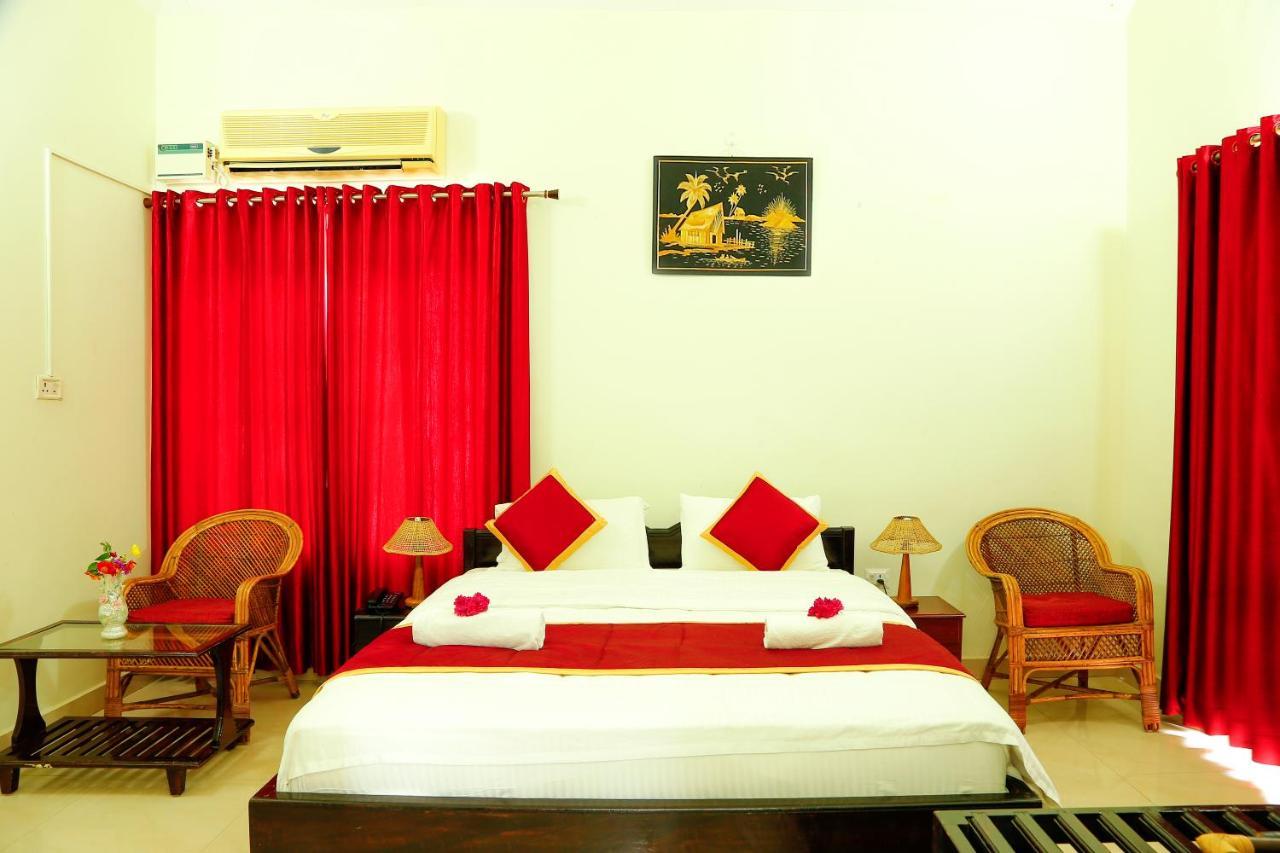 La Exotica Hotel Varkala Exterior photo