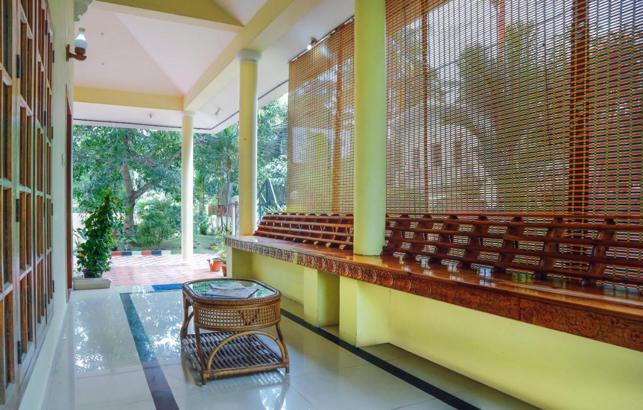 La Exotica Hotel Varkala Exterior photo