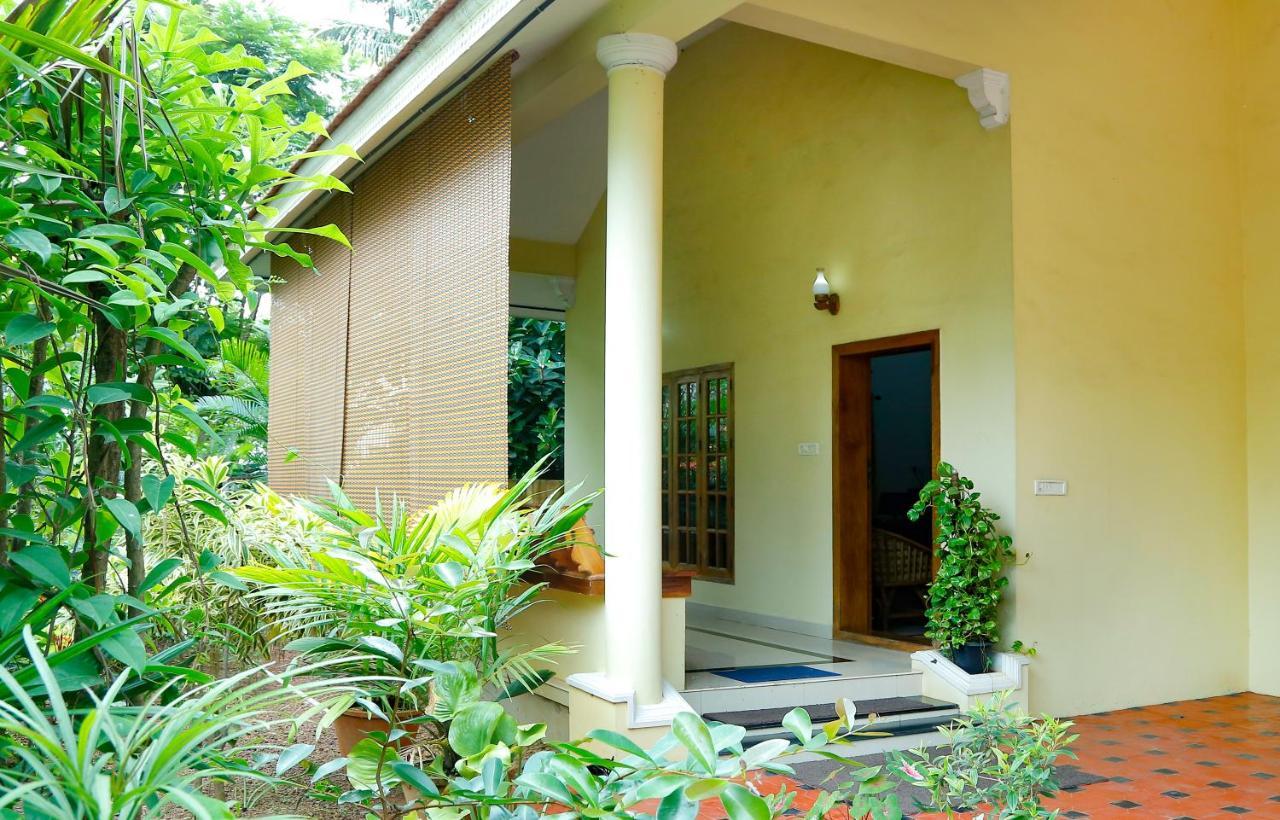 La Exotica Hotel Varkala Exterior photo