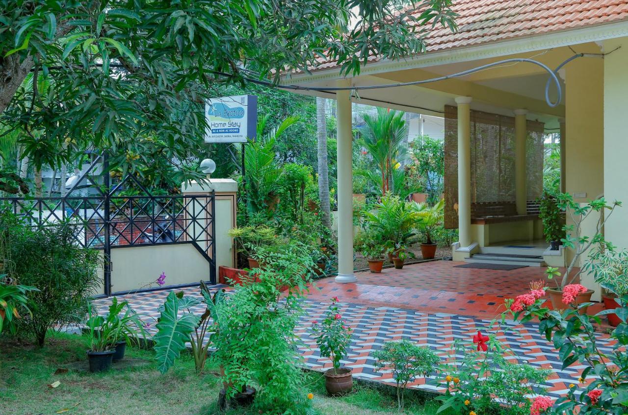 La Exotica Hotel Varkala Exterior photo