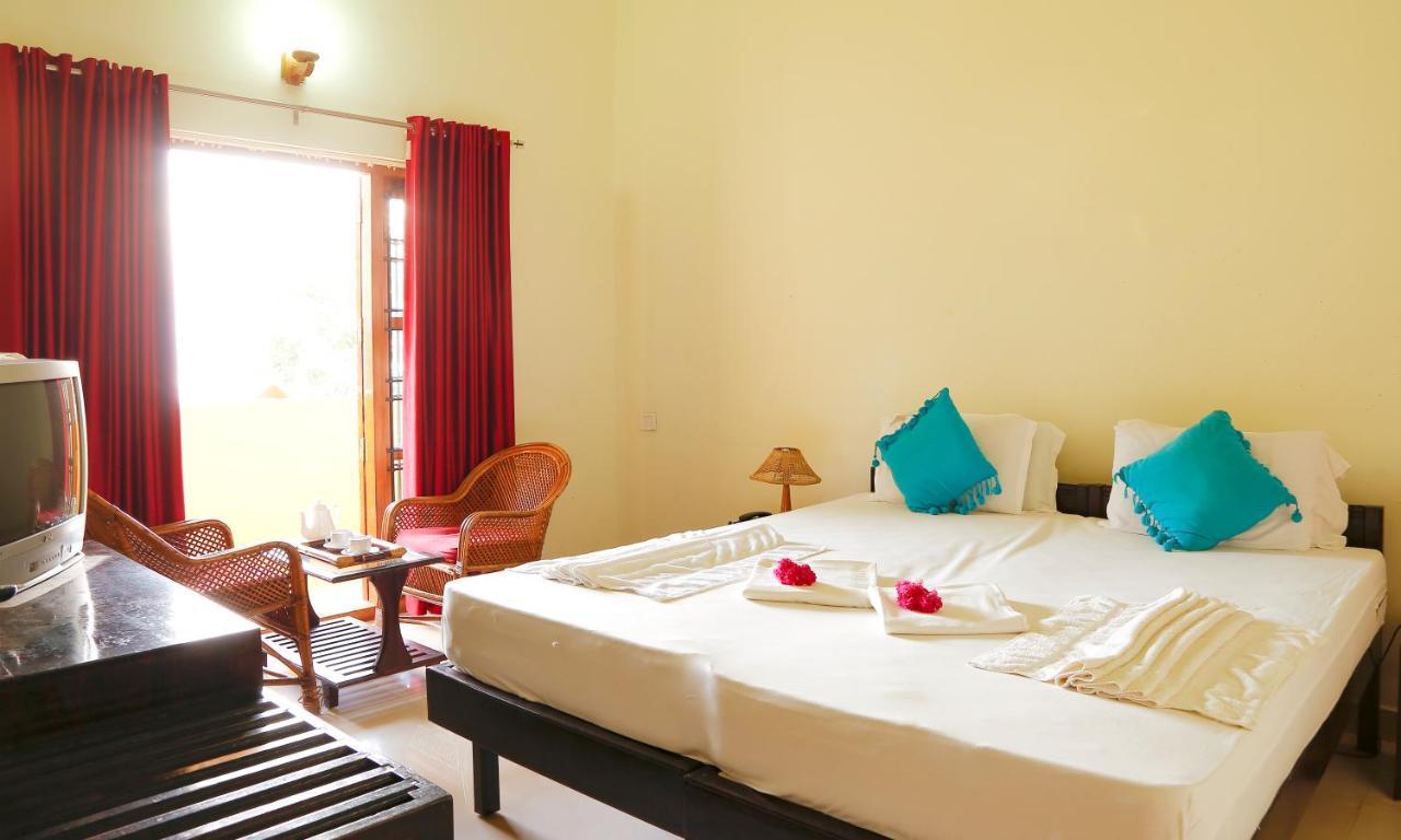 La Exotica Hotel Varkala Exterior photo